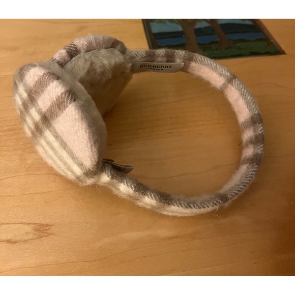 Barely worn pink Burberry earmuffs - Picture 1 of 3